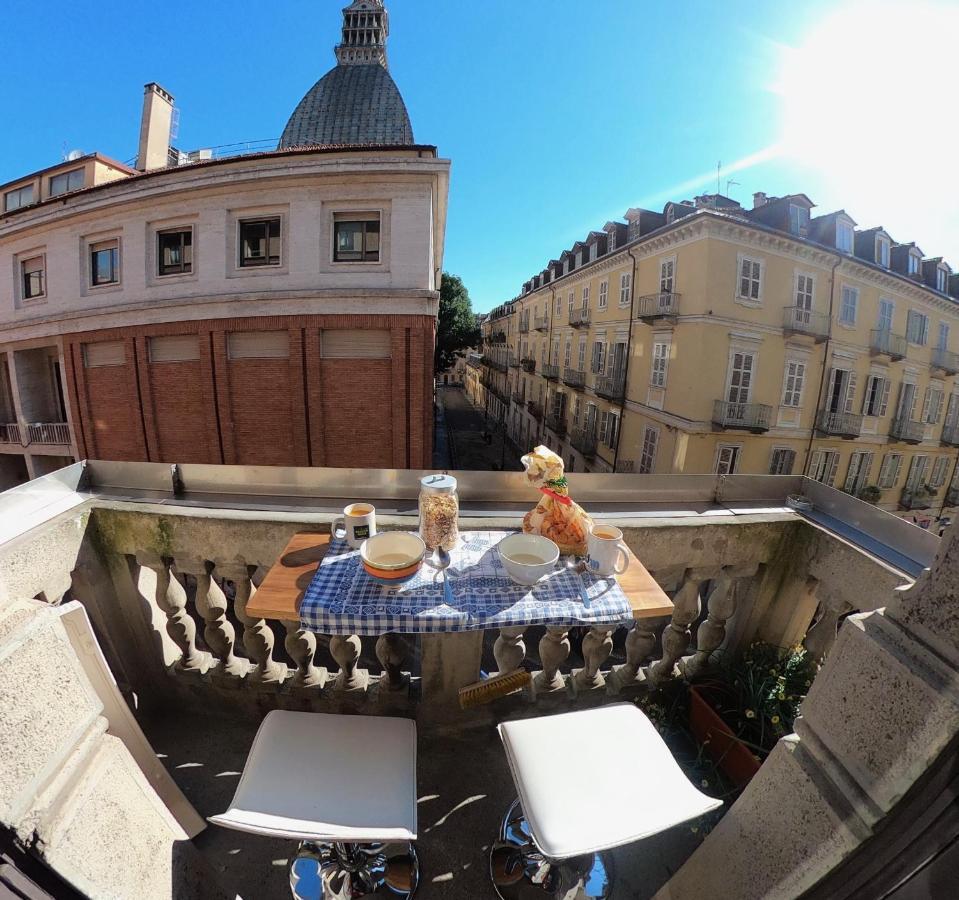 In The Center ,Under The Mole Antonelliana Apartment Turin Bagian luar foto
