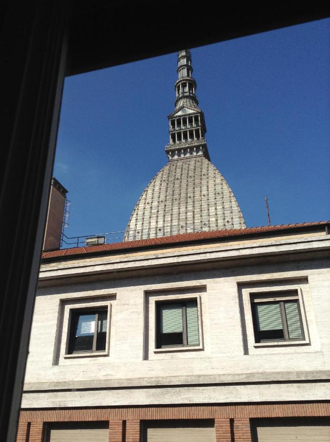 In The Center ,Under The Mole Antonelliana Apartment Turin Bagian luar foto