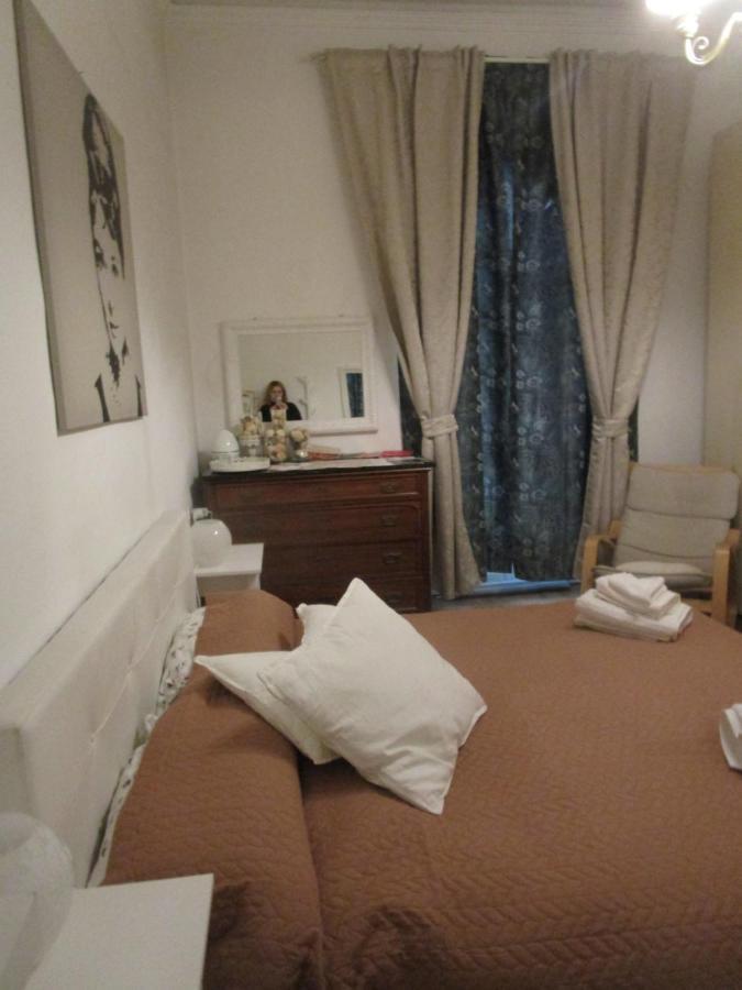 In The Center ,Under The Mole Antonelliana Apartment Turin Bagian luar foto